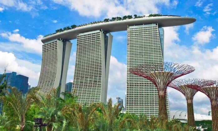 1708418-9f222856-tal-header-exterior-marina-bay-sands-gardens-by-the-bay-marinabaysands0824-782f994d92a84ea59f0f7f6bb26d0f56.jpg