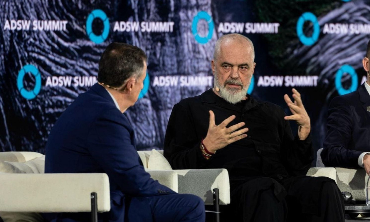 «Έκανα χιούμορ», απαντά ο Ράμα μετά τις αντιδράσεις για την δήλωση του για τους Έλληνες