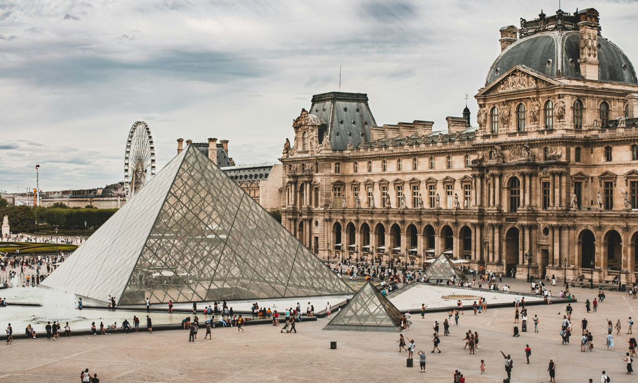 Λούβρο: Αυξάνει την τιμή του εισιτηρίου για τους μη Ευρωπαίους