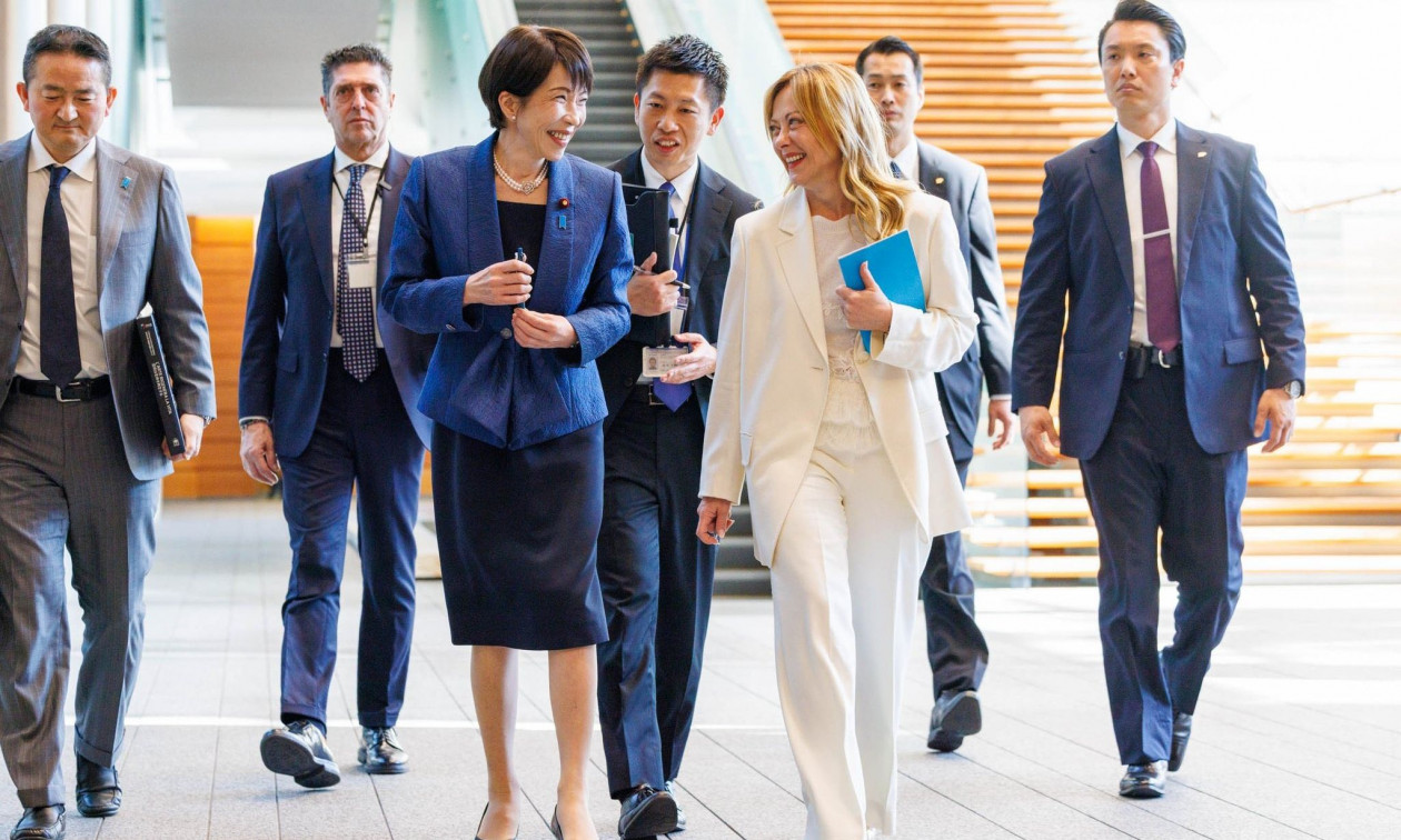 Γενέθλια Μελόνι: Η έκπληξη και το δώρο της πρωθυπουργού της Ιαπωνίας – Βίντεο