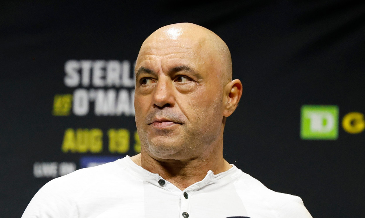 WSJ: Χάνει ο Τραμπ και τον Τζο Ρόγκαν; Τι συνέβη με την πιο γνωστή φωνή του κινήματος Μaga