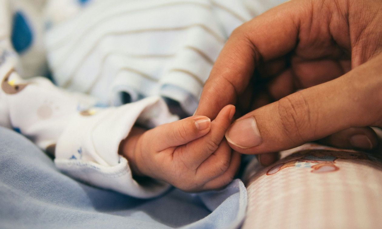 Επίδομα μητρότητας: Πότε θα καταβληθεί στους δικαιούχους