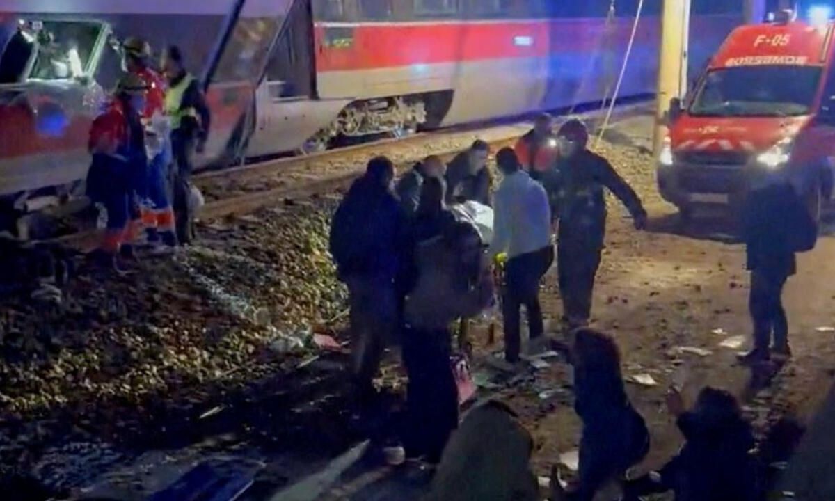 Σιδηροδρομικό δυστύχημα στην Ισπανία: Με 220 χλμ/ώρα έτρεχε το τρένο που εκτροχιάστηκε!
