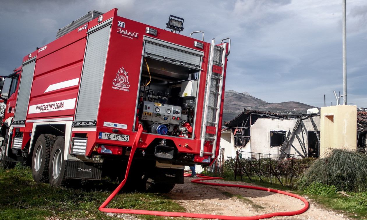 Θεσσαλονίκη: Φωτιά σε εγκαταλελειμμένο κτίριο στην Άνω Πόλη