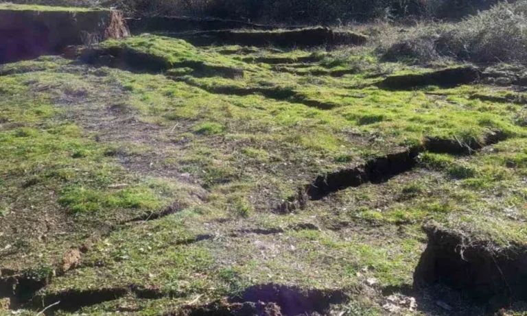 Μεγάλη καθίζηση μετά τις κακοκαιρίες στη Μικροσπηλιά Τζουμέρκων – Aναμένονται γεωλόγοι