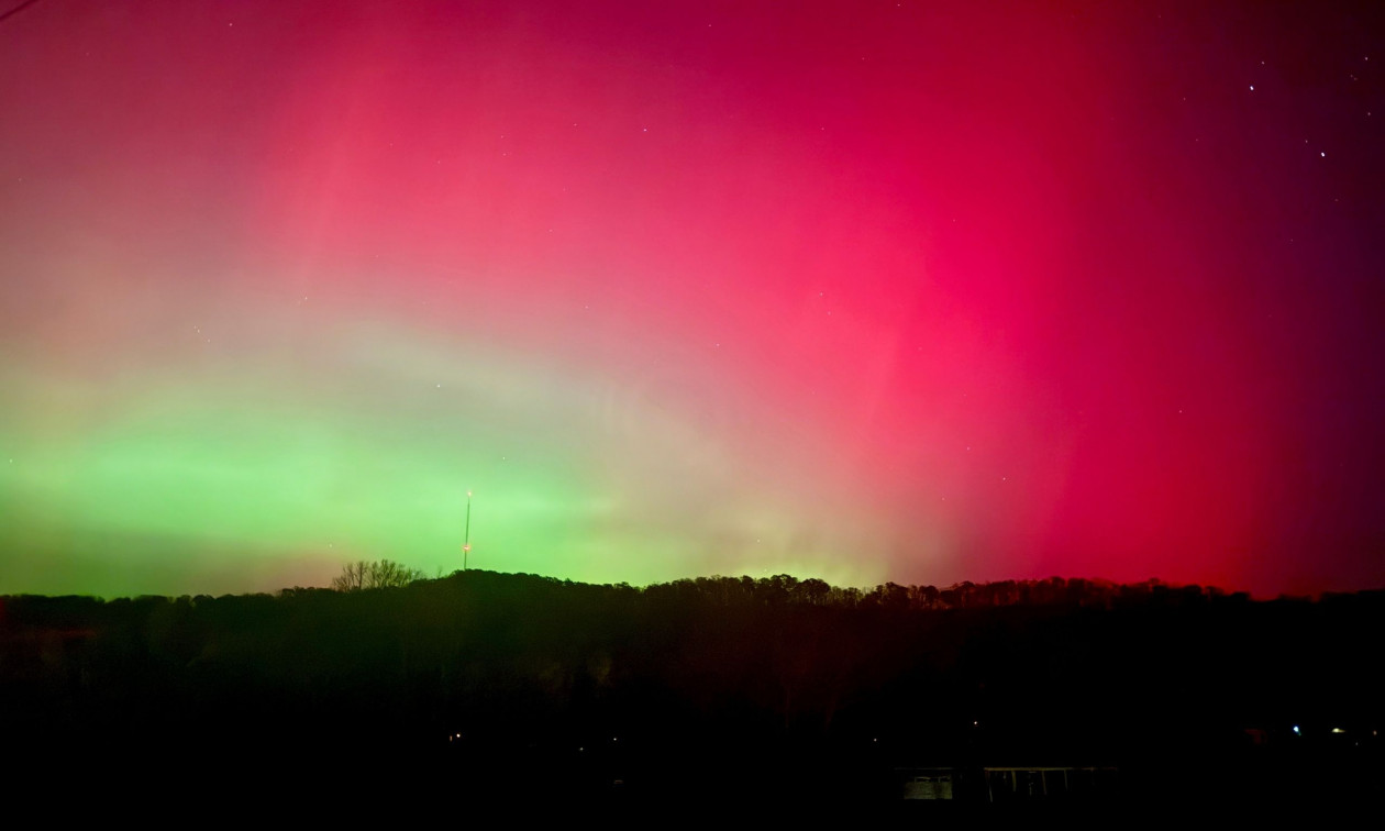 Ισχυρή ηλιακή καταιγίδα «χτυπά» τη Γη: Συναγερμός σε δίκτυα και δορυφόρους – Σπάνιο βόρειο σέλας