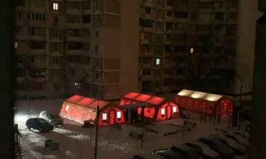 Ουκρανία: Μαζική φυγή κατοίκων από το Κίεβο – Τα μισά κτίρια χωρίς θέρμανση λόγω ρωσικών πληγμάτων