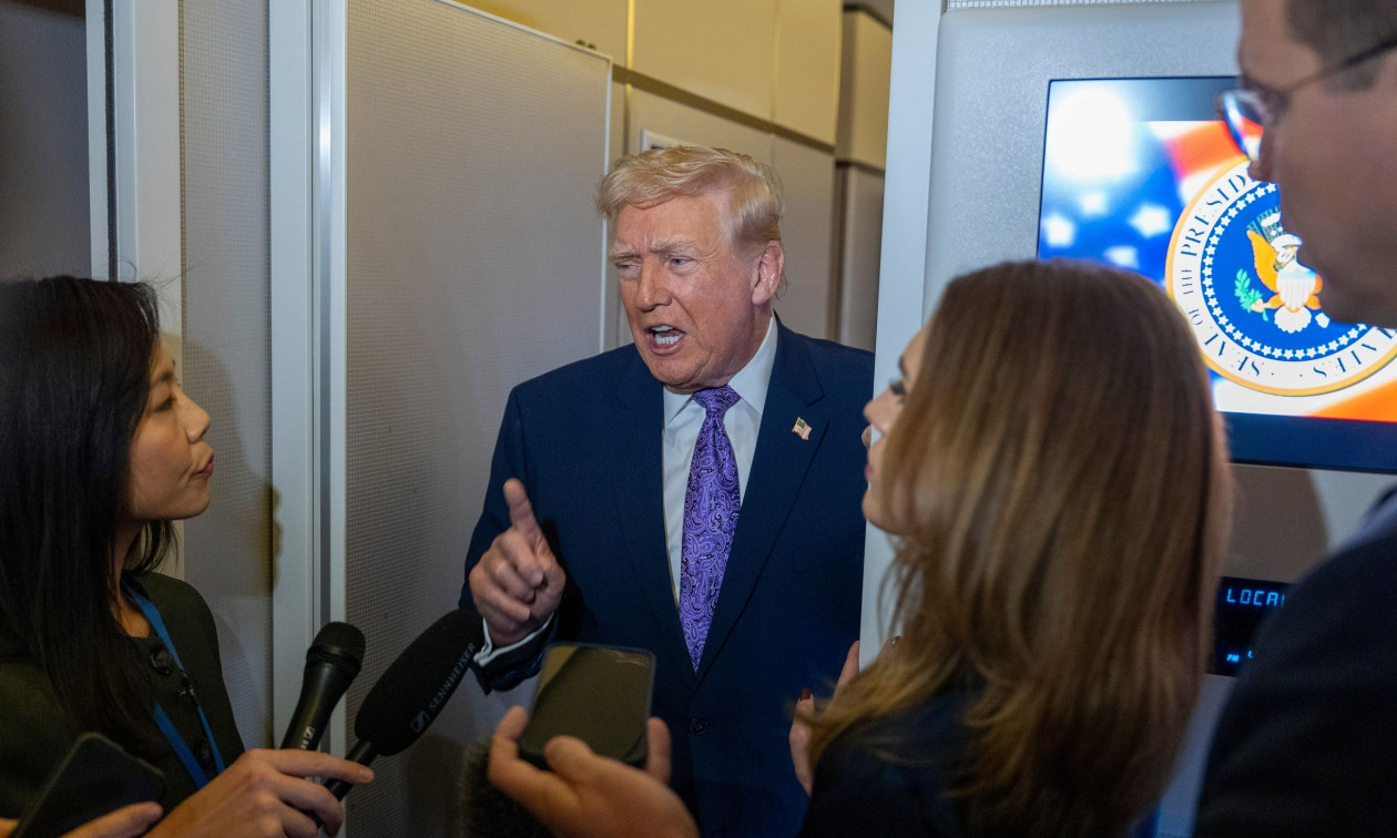 Το Air Force One με τον Τραμπ επιβαίνοντα επέστρεψε μετά από «ηλεκτρικό πρόβλημα»