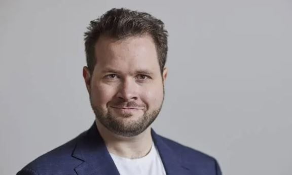 «Αντε γ@@ κ. πρόεδρε»: Δανός ευρωβουλευτής «τα έχωσε» στον Τραμπ για τη Γροιλανδία – Bίντεο