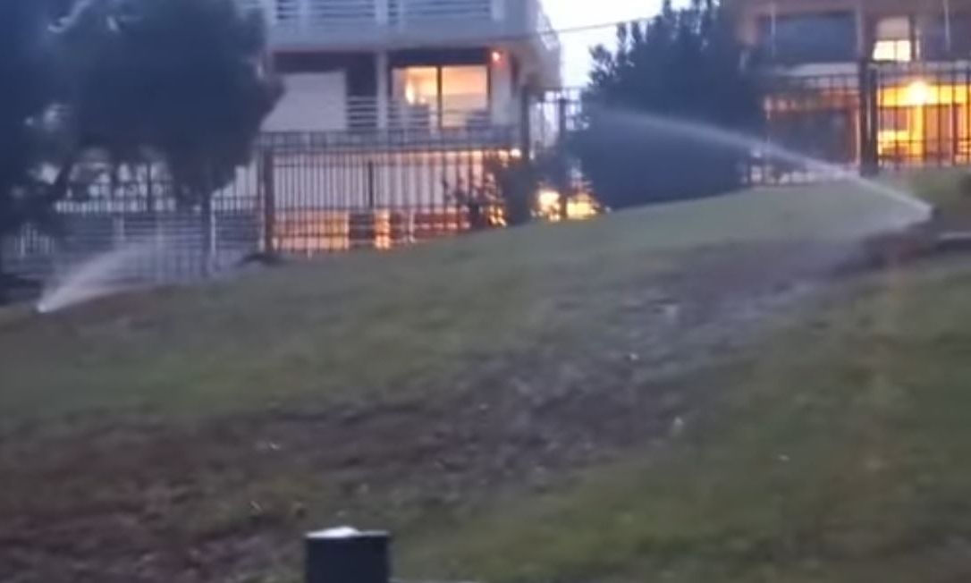 Βούλα: Πήραν μπρος τα μπεκ μετά τις πλημμύρες της κακοκαιρίας