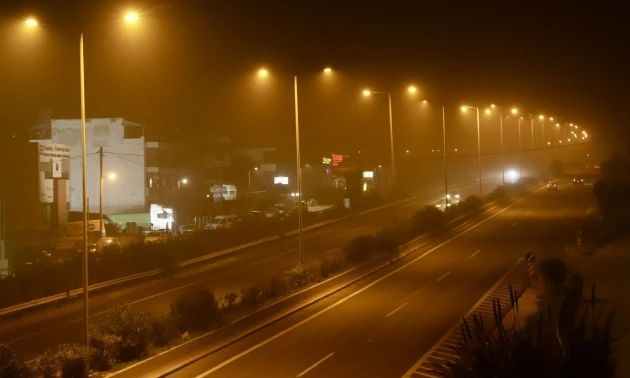 Ηράκλειο: Απόκοσμες εικόνες από την αφρικανική σκόνη – Αποπνικτική η ατμόσφαιρα