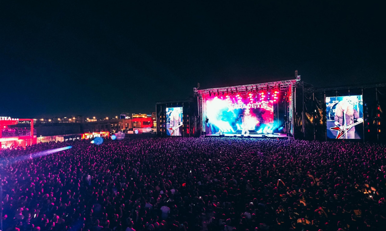 To Release Athens (ξανα)κάνει headbanging