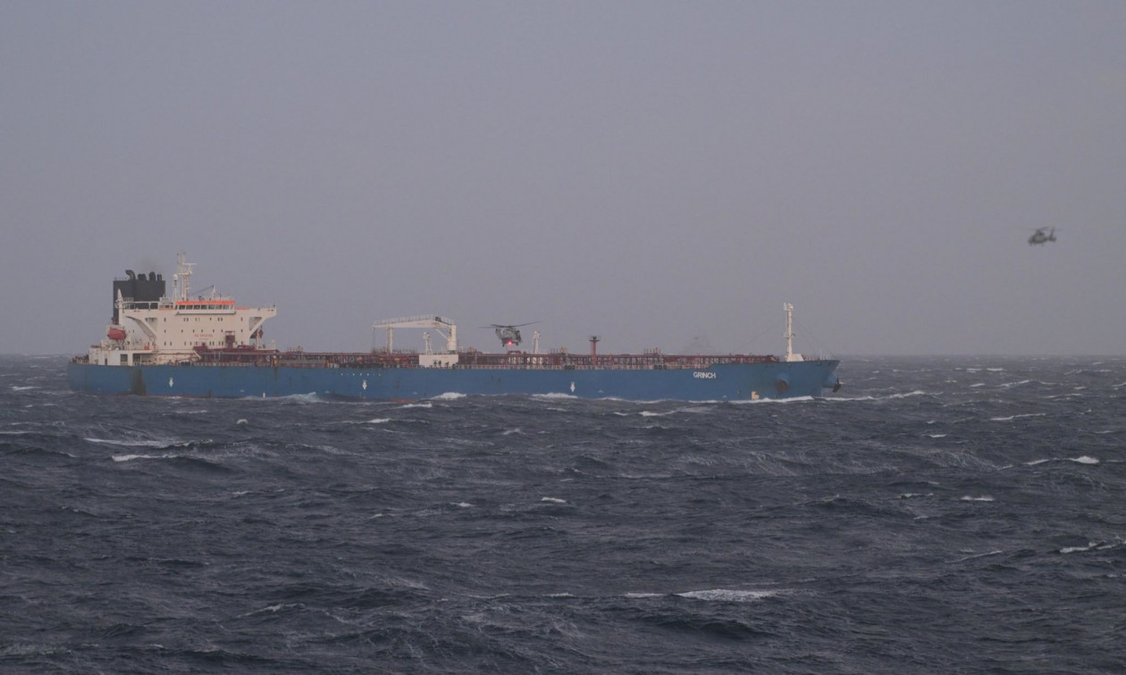 Βίντεο από το ρεσάλτο στο τάνκερ του ρωσικού σκιώδους στόλου στη Μεσόγειο