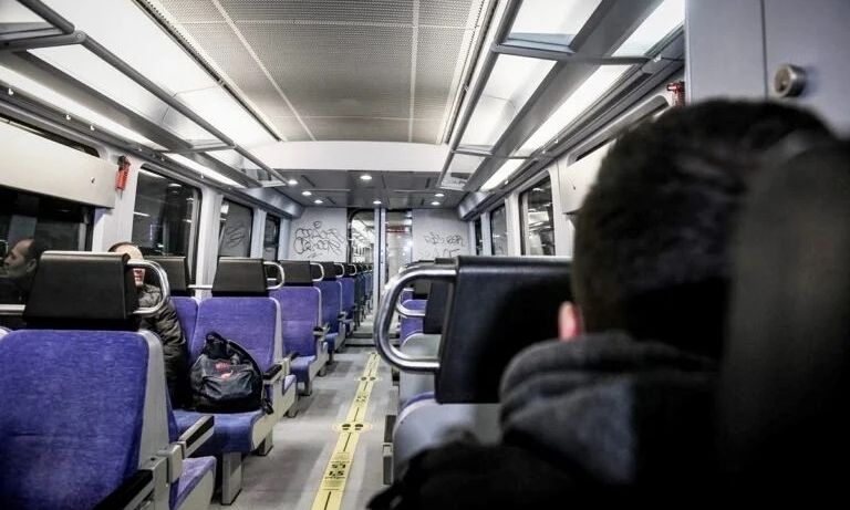 Πάτρα: Αναστάτωση σε συρμό του Προαστιακού – Άνδρας παρενόχλησε σεξουαλικά ανήλικο κορίτσι