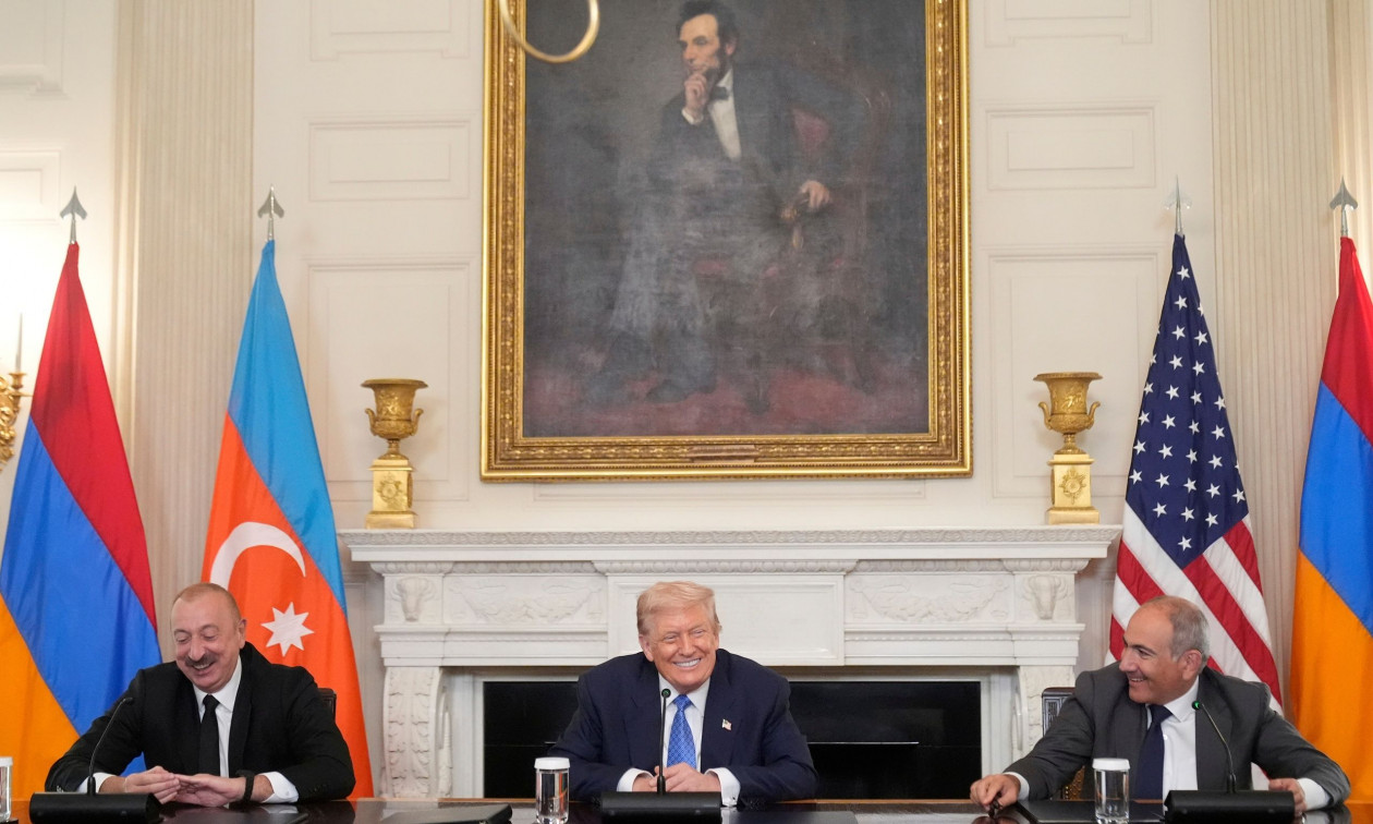 Τραμπ: Συμφωνία για στρατιωτικό εξοπλισμό στο Αζερμπαϊζάν και πυρηνική συνεργασία με Αρμενία