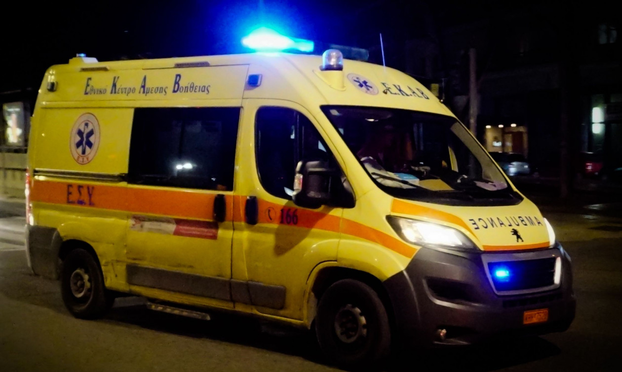 Τροχαίο στην Χαλκίδα: Μηχανή παρέσυρε πεζό – Δύο τραυματίες