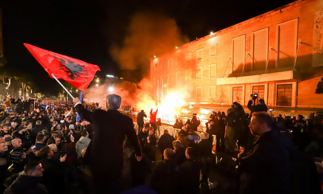 Αλβανία: Συγκρούσεις αστυνομικών με διαδηλωτές – Ζητούν την παραίτηση του Ράμα