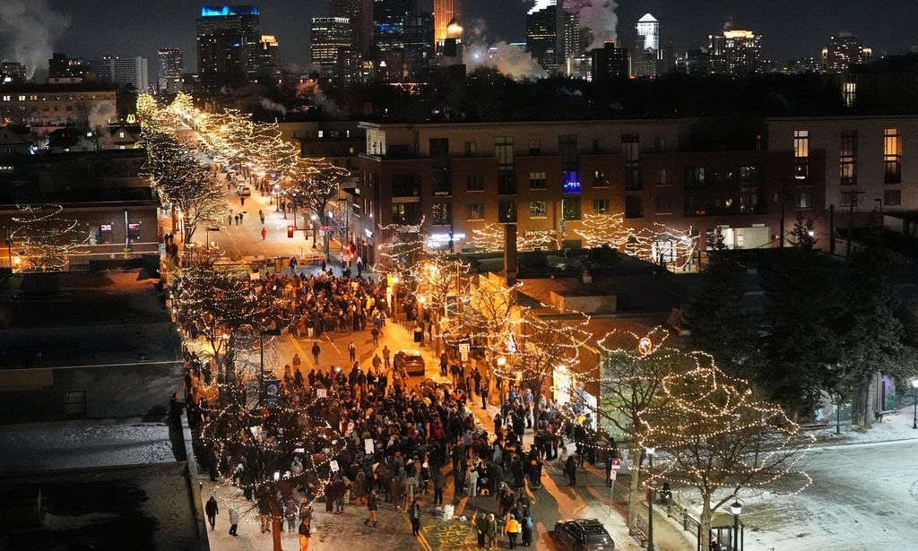 Μινεάπολη: Θύελλα αντιδράσεων μετά τη δολοφονία του Άλεξ Πρέτι από πράκτορα της ICE