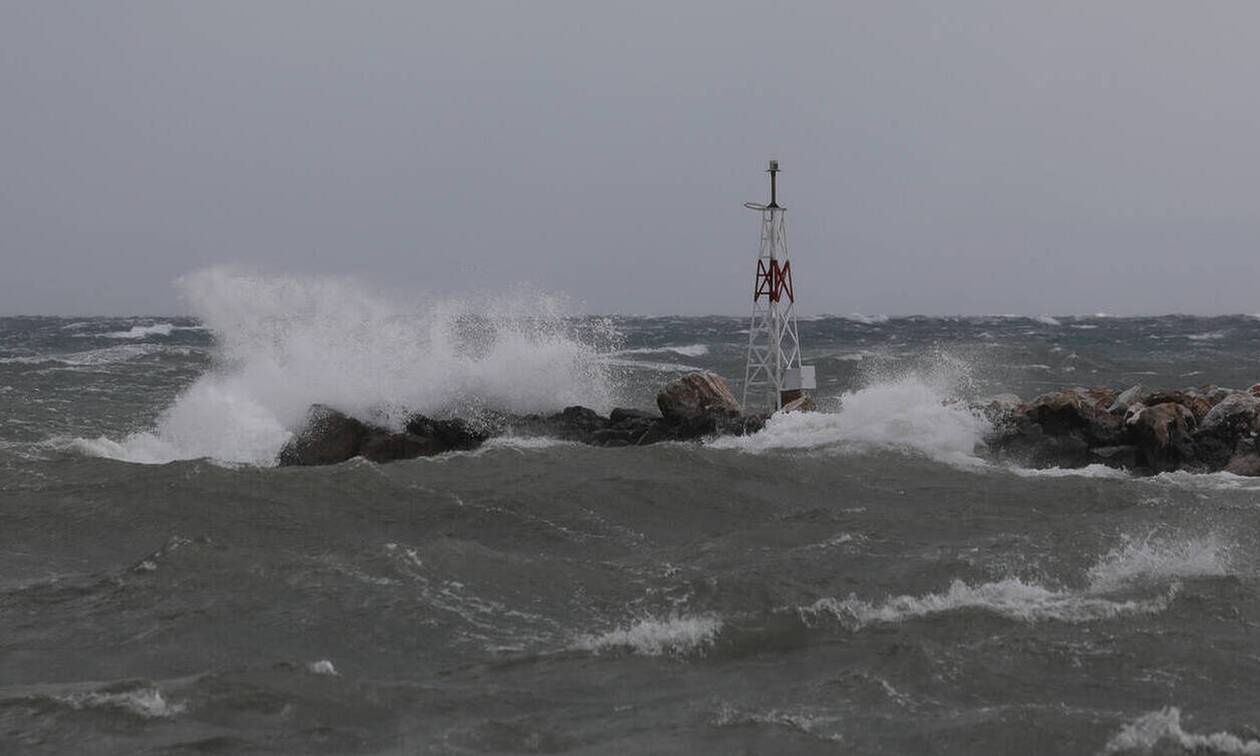 Απαγορευτικό απόπλου από το λιμάνι του Πειραιά – Ποια δρομολόγια ακυρώθηκαν