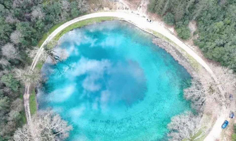 Βηρός: Η λίμνη των πηγών Λούρου ανέκτησε τα νερά και το χαρακτηριστικό γαλάζιο της