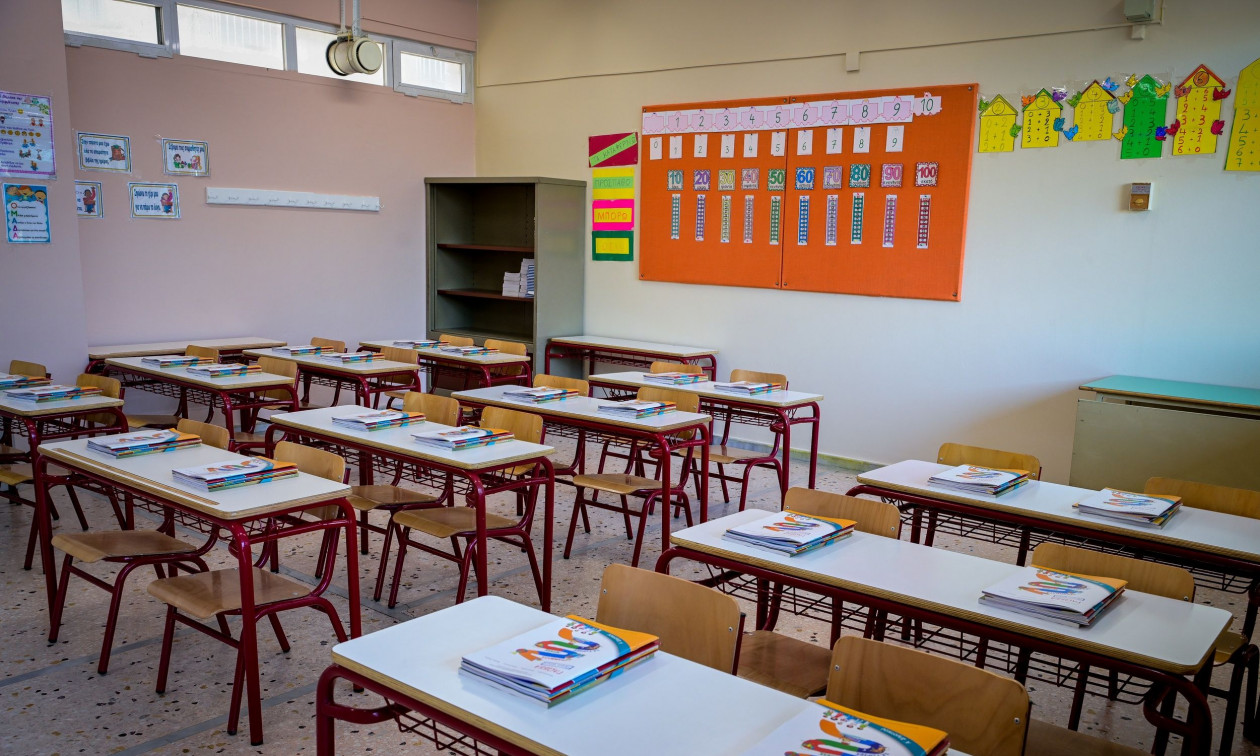 Γλυφάδα: Συνελήφθη 16χρονου που πήγε στο σχολείο με τρία μαχαίρια και κόφτη