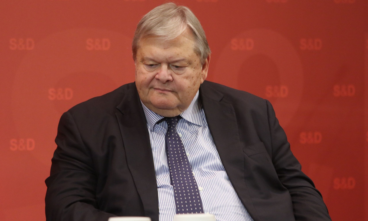 Η ανθρωπογεωγραφία της εκδήλωσης Βενιζέλου και τα σενάρια για «νέο 2012»