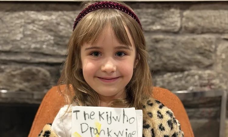 Εξάχρονη έγραψε βιβλίο για ένα παιδί που πίνει κρασί και το διαδίκτυο «υποκλίθηκε»