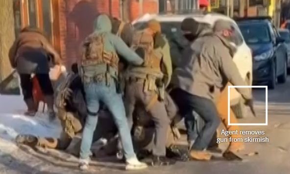 Μινεσότα: Βίντεο-ανάλυση καταγράφει καρέ-καρέ τα θανάσιμα λάθη των πρακτόρων – «Πού είναι το όπλο;»