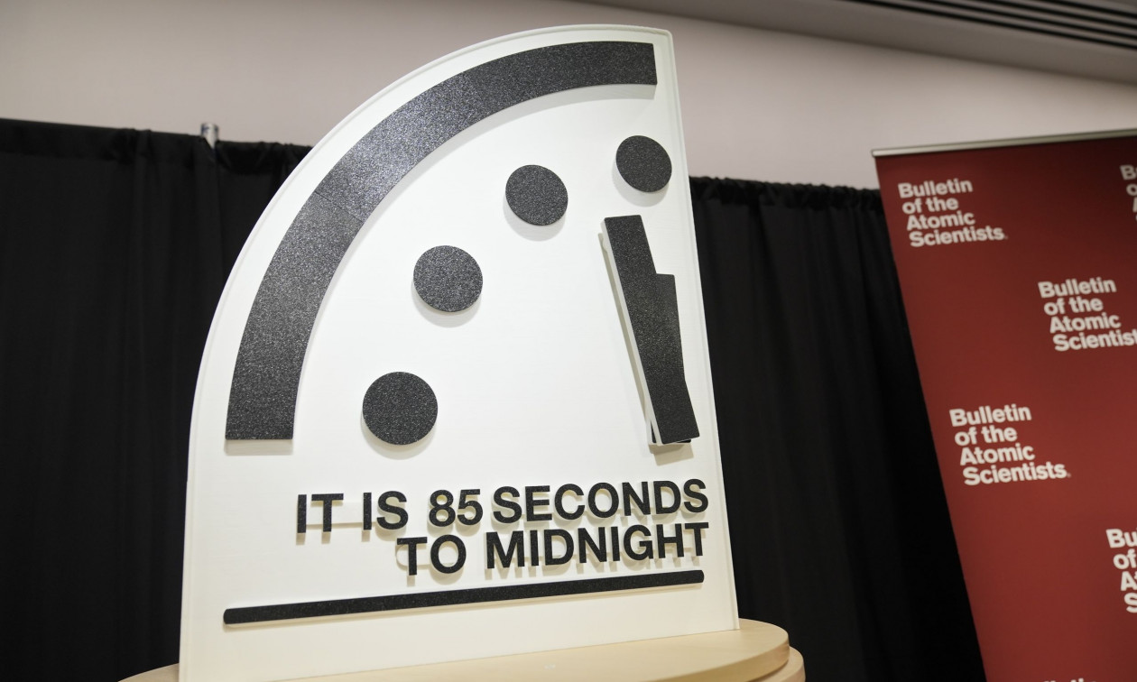 Η ανατομία του Ρολογιού της Αποκάλυψης – Από τη Χιροσίμα στην Τεχνητή Νοημοσύνη