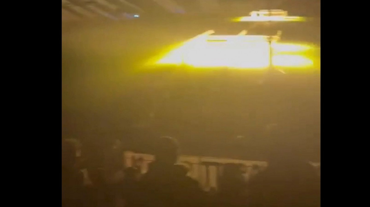 Βουβός θρήνος στην Τούμπα: Με πανό «Καλό παράδεισο, αδέρφια» μπήκαν στη Θύρα 4 οι οπαδοί