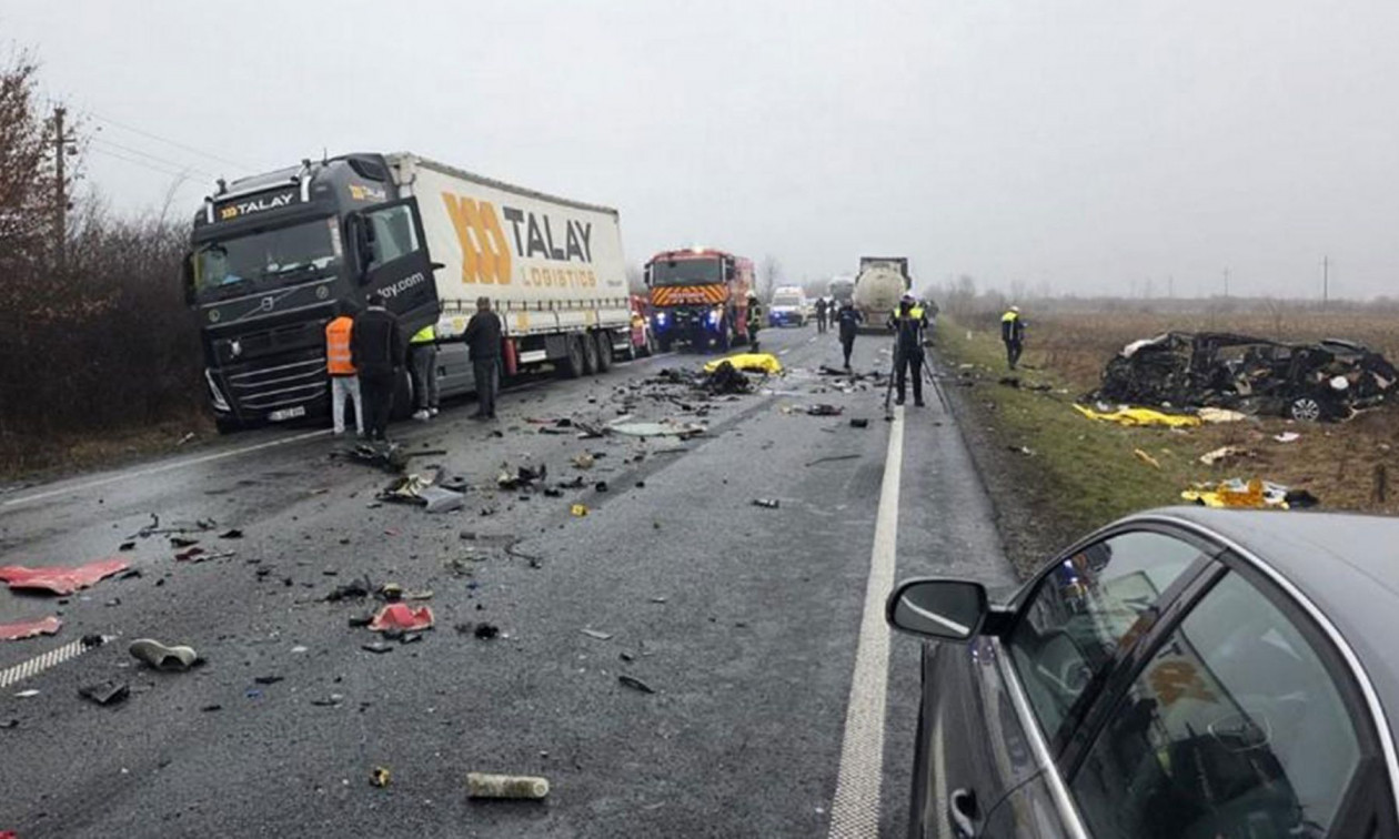 Γεωργιάδης για τους οπαδούς του ΠΑΟΚ: Ένας πολυτραυματίας – Περιμένουμε έγκριση για διακομιδή του