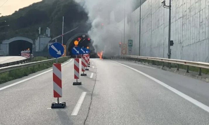 Εγνατία Οδός: Φωτιά σε φορτηγό στην Ηγουμενίτσα – Έκλεισε το ρεύμα προς Ιωάννινα (Βίντεο)