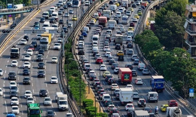 Σύσκεψη για τον Κηφισό: Μέτρα μείωσης κυκλοφορίας φορτηγών, αλλά όχι απαγόρευση