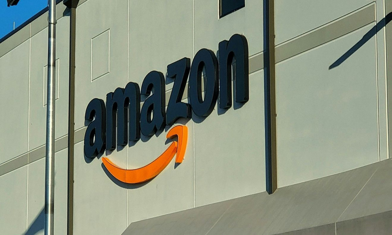 Η Amazon απολύει 16.000 υπαλλήλους καθώς εντείνεται η μάχη της τεχνητής νοημοσύνης
