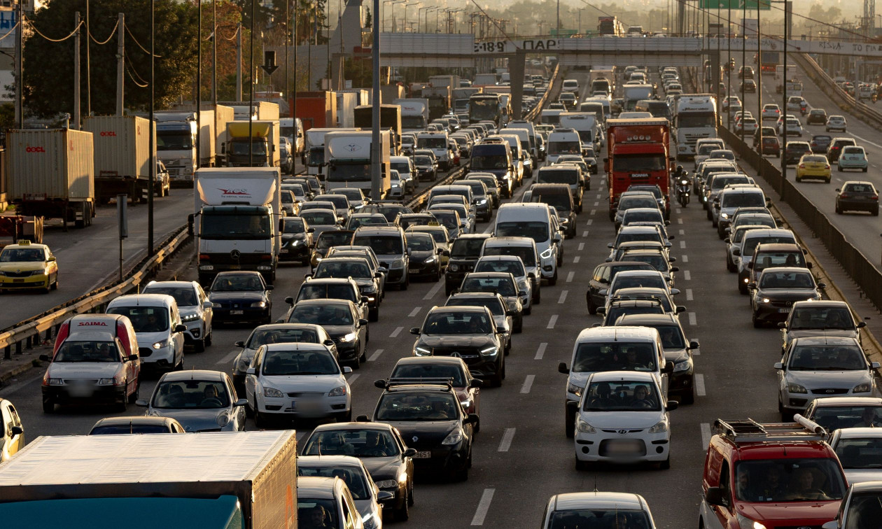 Συνεπιβατισμός, φορτηγά στην Κάζα, αλλαγή αφίξεων πλοίων από Κρήτη: Τα μέτρα για κυκλοφοριακό