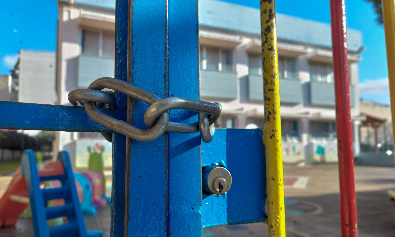 Γαλάτσι: Εξιχνιάστηκε η επίθεση με βεγγαλικά σε σχολείο – Συνελήφθησαν τέσσερις ανήλικοι