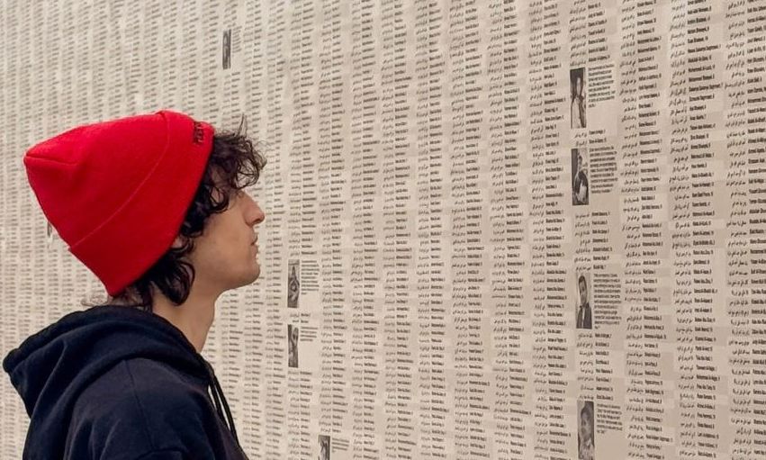 Τείχος των Δακρύων: Μνημείο 15 μέτρων στο Μπρούκλιν για τα 18.000 νεκρά παιδιά της Γάζας