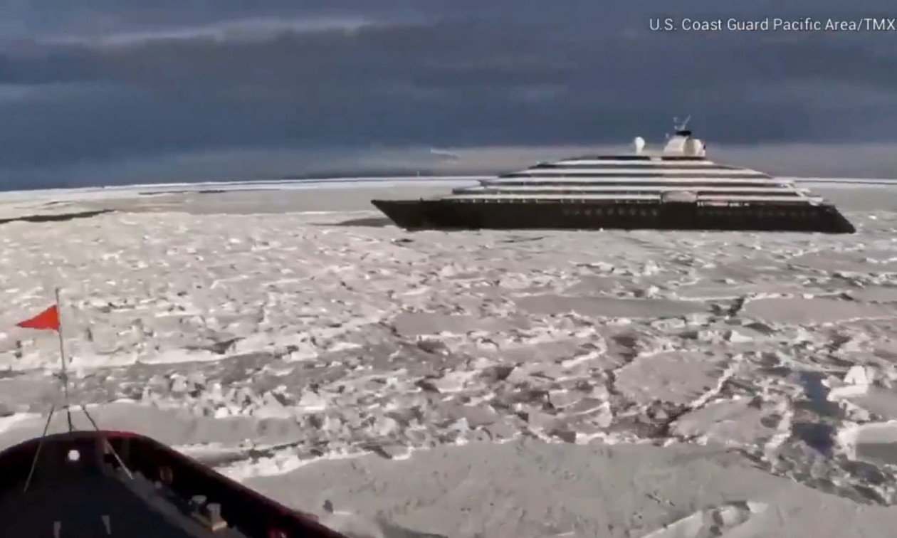 Πολυτελές κρουαζιερόπλοιο εγκλωβίστηκε στον πάγο στα ανοιχτά της Ανταρκτικής – Βίντεο