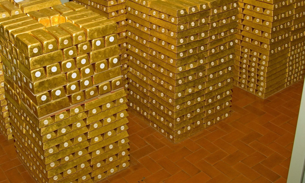 Καταρρέουν ο χρυσός, το ασήμι και ο χαλκός