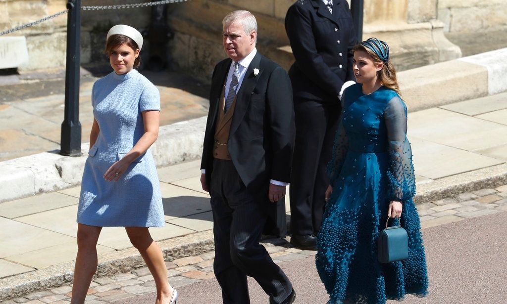 Επστάιν: Πώς ο Άντριου έμπλεξε τις κόρες του στο σκάνδαλο – Οι φωτογραφίες με τις πριγκίπισσες