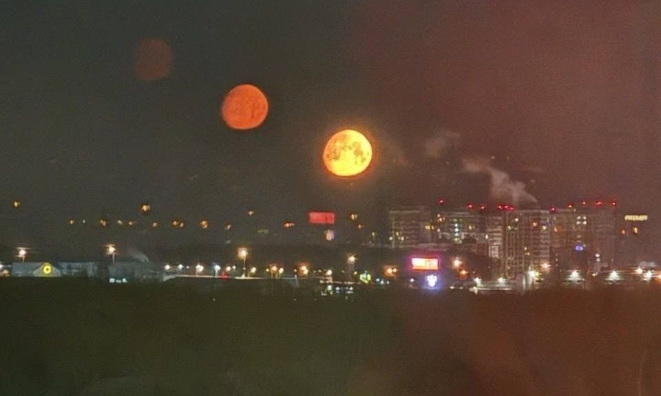 Ρωσία: «Τρία φεγγάρια» εμφανίστηκαν στον ουρανό της Μόσχας – Το σπάνιο φαινόμενο της παρασελήνης