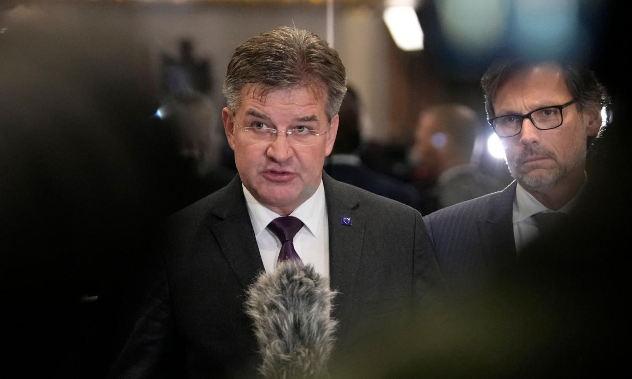 Σλοβακία: Παραιτήθηκε ο σύμβουλος εθνικής ασφάλειας αφού δημοσιεύτηκαν μηνύματά του με τον Έπσταϊν