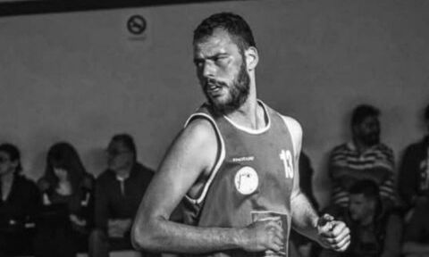 Ο Παναγιώτης Κρέτσης που κατέρρευσε στο γήπεδο είχε χάσει τον πατέρα του και τον αδελφό του