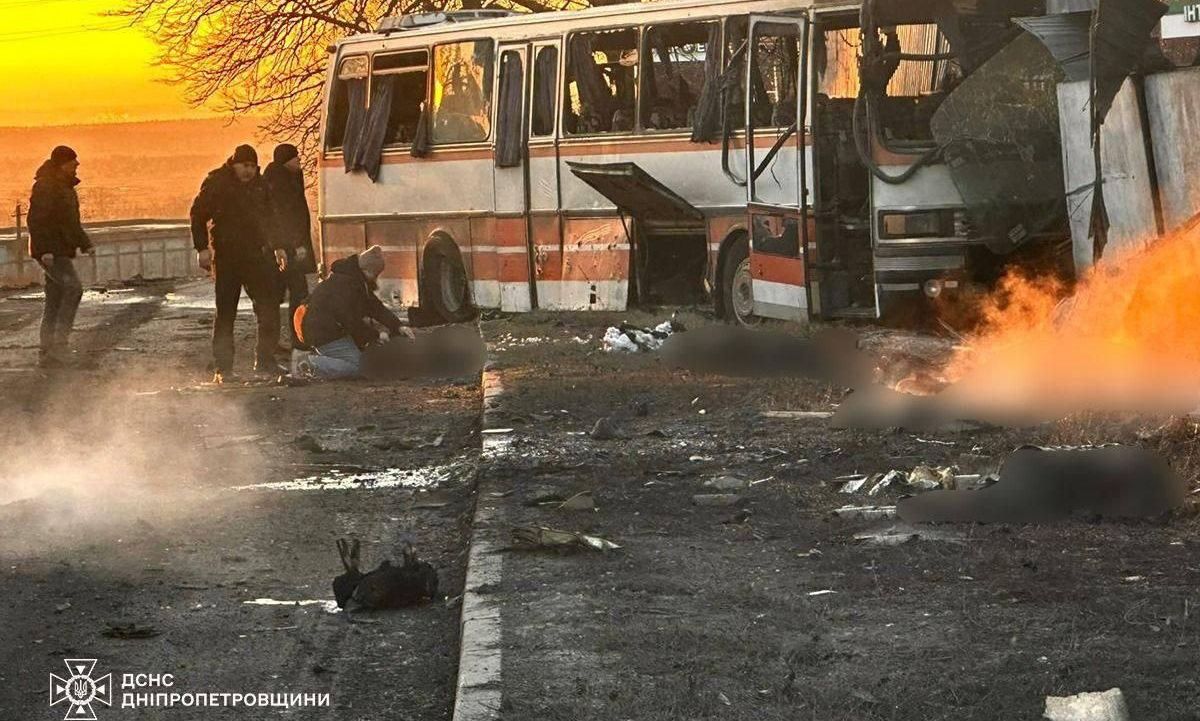 Ουκρανία: Τουλάχιστον 15 νεκροί μετά από επίθεση ρωσικού drone σε λεωφορείο