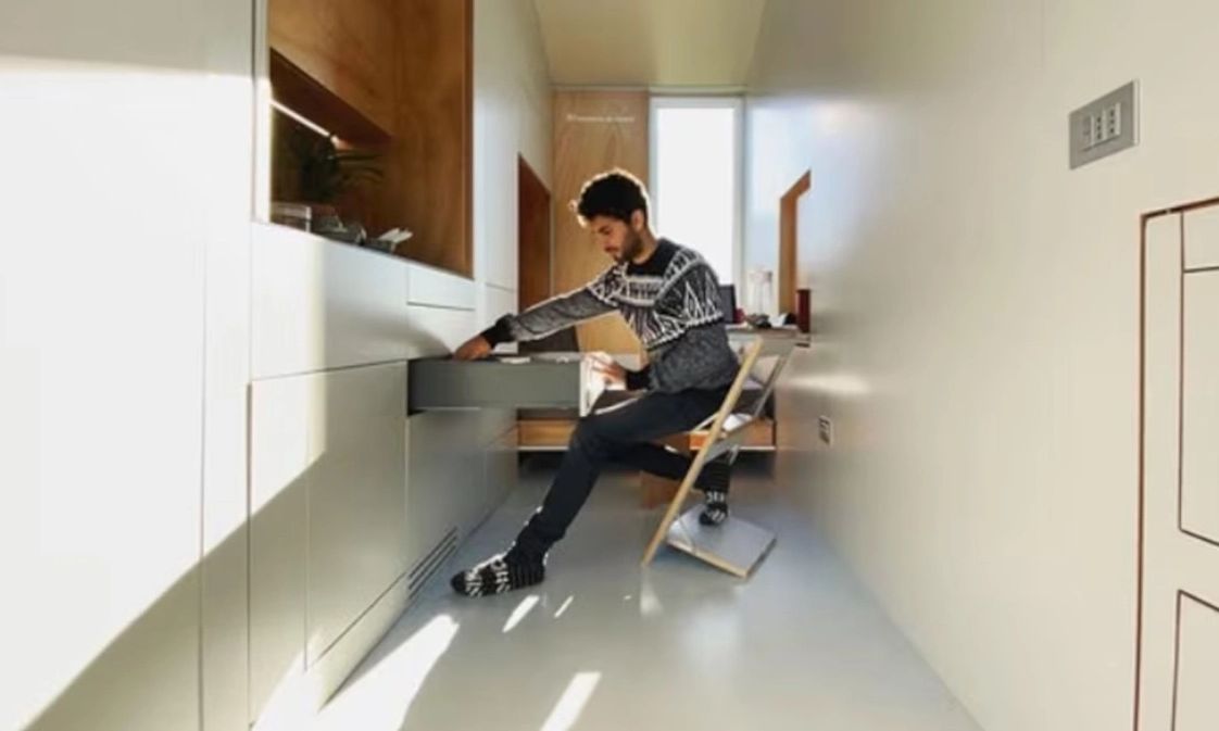 Αρχιτέκτονας ζει σε σπίτι 9 τ.μ. που μετακινείται και αψηφά τους κανόνες της παραδοσιακής κατοικίας