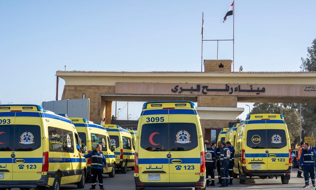 Γάζα: Έπειτα από είκοσι μήνες, άνοιξε το συνοριακό πέρασμα της Ράφα