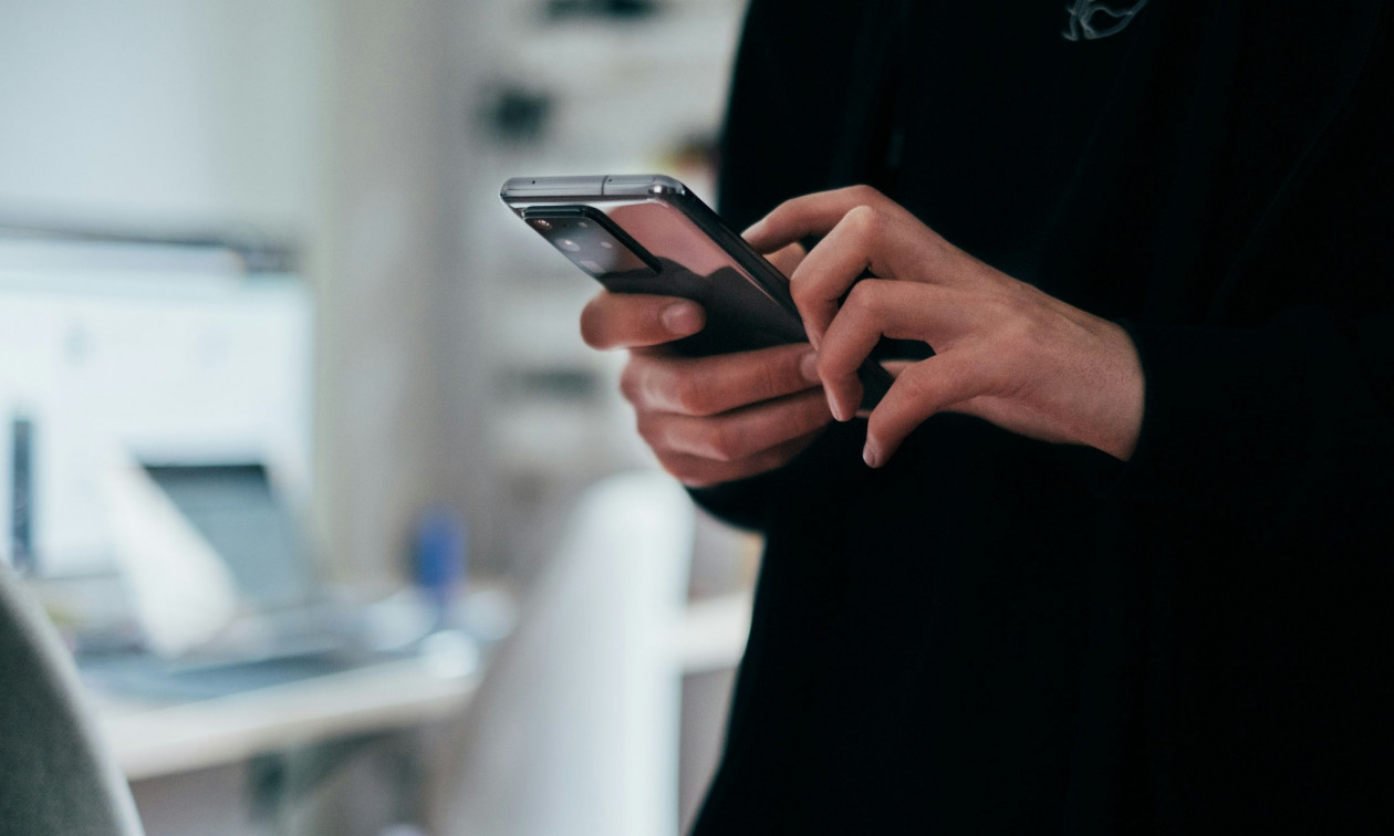 Νέα μεγάλη απάτη με SMS δήθεν από τα «ΕΛΤΑ» – Τι αναφέρει