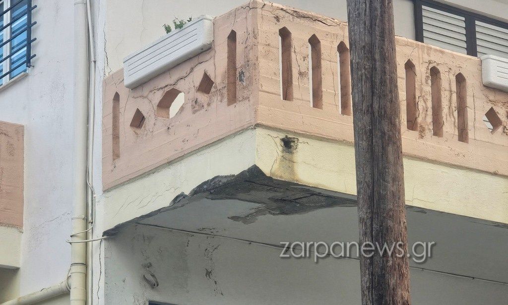 Χανιά: Κομμάτι από μπαλκόνι έπεσε πάνω σε αυτοκίνητο – Φωτογραφίες