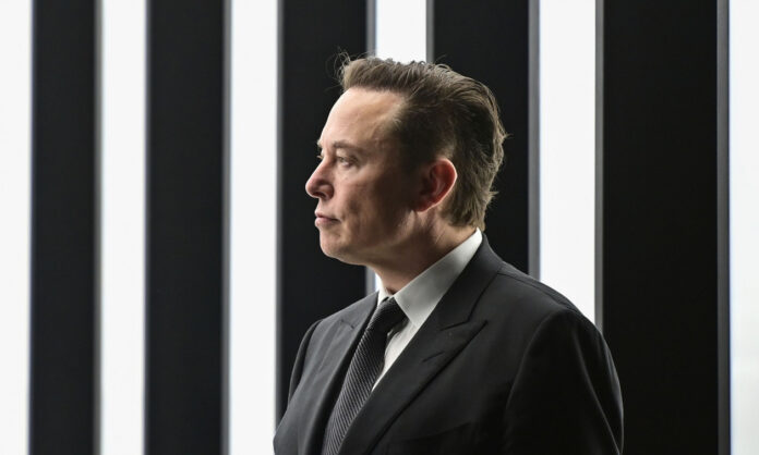 1712780-80202123-elon-musk-12.jpg