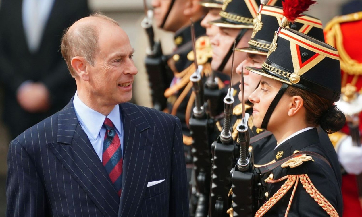 Βρετανία: Ο αδελφός του βασιλιά Καρόλου μίλησε για την υπόθεση Επστάιν – «Υπάρχουν πολλά θύματα»